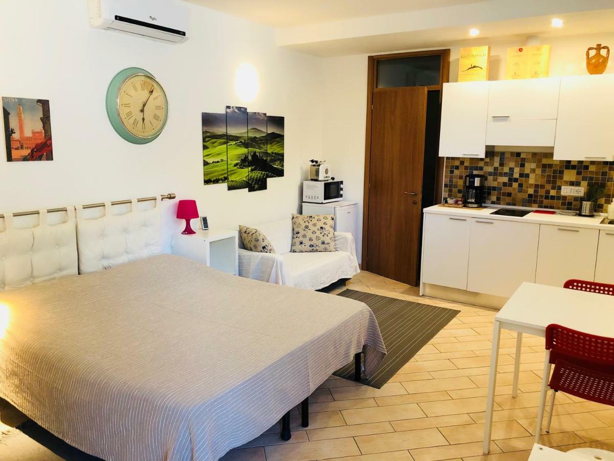 La Dolce Vita Studio With Free Private Parking Siena Exteriör bild