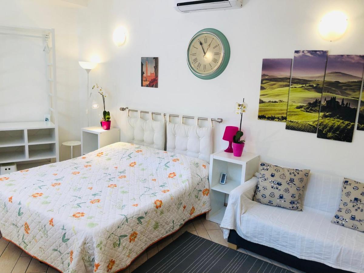 La Dolce Vita Studio With Free Private Parking Siena Exteriör bild